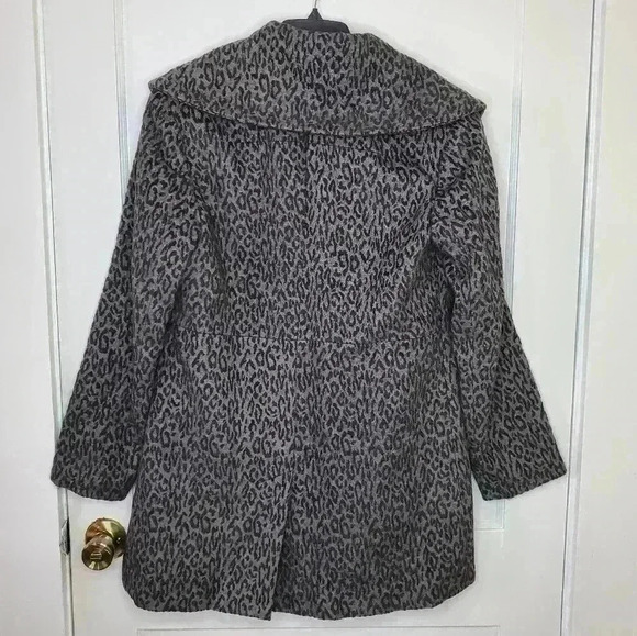 Size 8 Calvin Klein Gray Leopard Cheetah Print Button Wool Wrap Coat With Belt - Picture 2 of 6